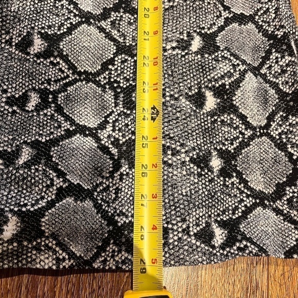 2/40$𝅺SNAKE print Zara  short sleeve tunic size m - Picture 6 of 7